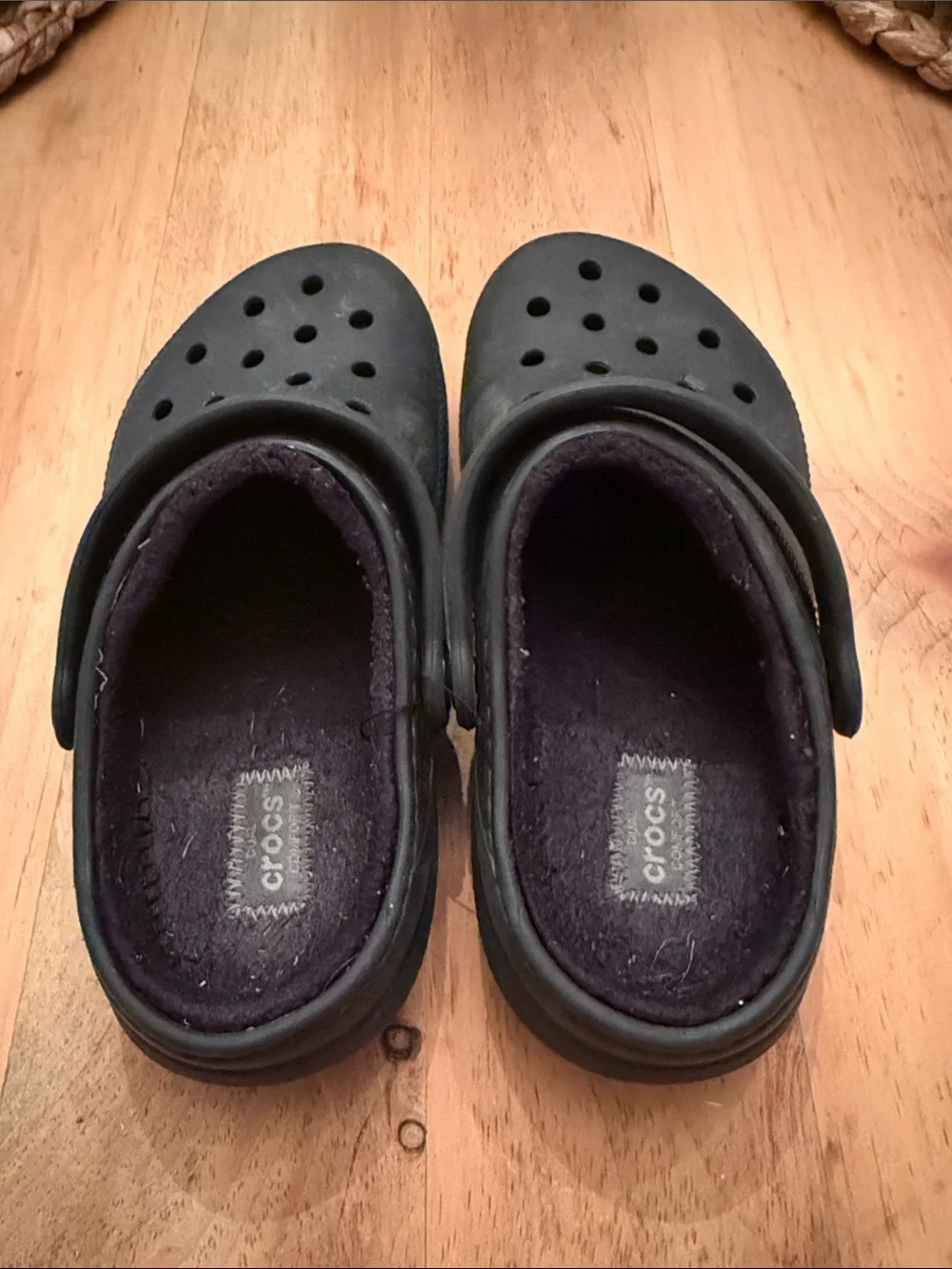 Crocs Kids Classic Lined Clogs Black Fuzz Cozy Slippers Size Junior 3 J3